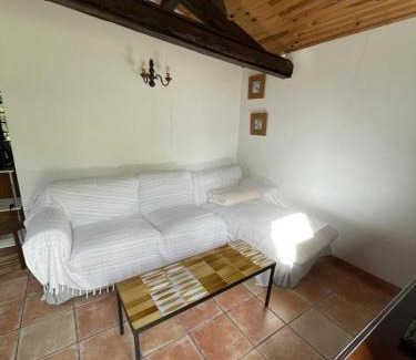 Herm House | Apiculteur