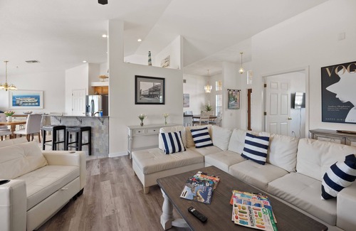 Apollo Beach House | Apollo Beach Waterfront 4BR+Dock+Near Tampa