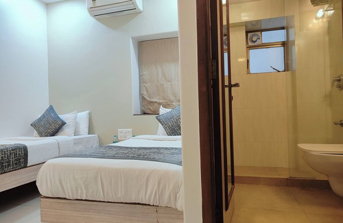 Wellington Pier Cabin | Apollo Guest House