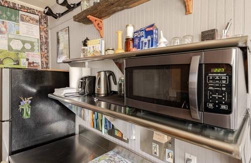 Newport House | Apothecarium: Cottage for Creativity and Vibing.