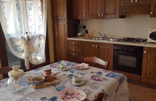 Imperia Villa | App. in Villa with large private garden and parking, shared pool