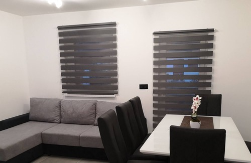 Brezice Apartment | APP Mateo 6168