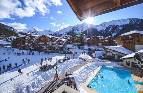 Les Orres Apartment | Appart 4 Personnes aux Orres 1800 south facing with magnificent mountain view
