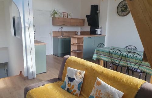 Montevrain Apartment | Appart avec terrasse, AirCon & parking clos