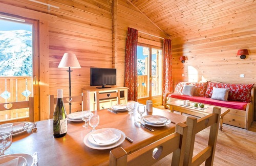 Valmeinier Condo | Appart cosy à 50m des pistes | piscine + spa