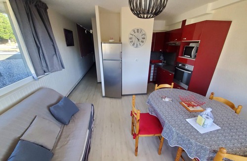 Besse-et-Saint-Anastaise Apartment | APPARTEMENT AVEC TERRASSE ET VUE SUR LE SANCY 301 GH