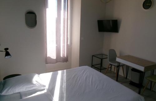 La Couronne Apartment | Appart'Hôtel Sous Les Pins