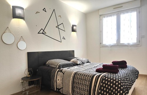 Aubagne Apartment | *Appart Lily* Parking* 5 min du cœur de ville