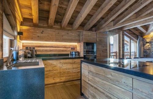 Val-d'Isere Apartment | Appart luxueux avec cheminée, proche des pistes, WiFi, 10 pers - FR-1-694-90