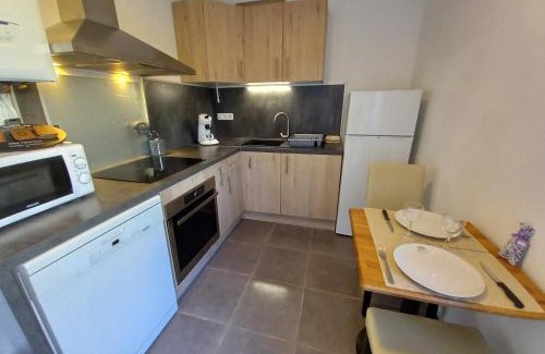 Montelimar Apartment | Appart T3 avec Cours et Parking Privé