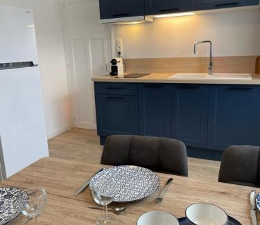 Les Epesses Apartment | Appart terrasse 4 à 6 adultes linge compris Les Epesses 3 min du parc PUY DU FOUappart cosy et bien équipé