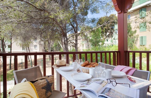 Cavalaire-sur-Mer Condo | Appart + Wi-Fi Gratuit | 10 Minutes de la Plage!