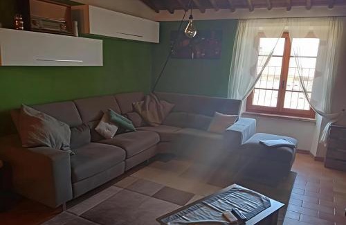 Castiglion Fosco Apartment | Appartamento caratteristico su borgo "da Leone"