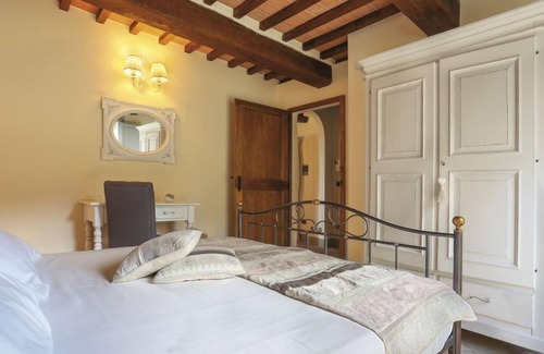 Chianni Apartment | Appartamento Ginepro - Borgo in Chianni by Interhome