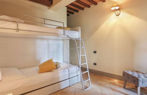 Chianni Apartment | Appartamento Ginepro - Borgo in Chianni by Interhome