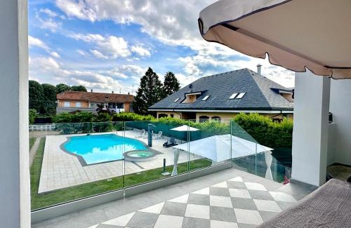 Rivarolo Canavese Apartment | Appartamento in villa con piscina privata e vasca idromassaggio ad uso esclusivo