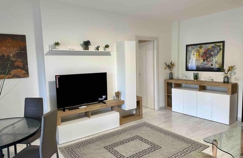 Torrino Apartment | Appartamento Luminoso Domus EUR