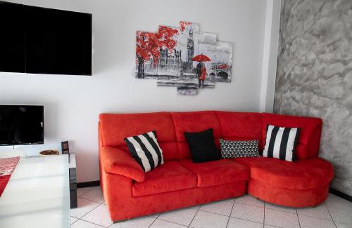 Arona Apartment | Appartamento nel cuore di Arona - box privato