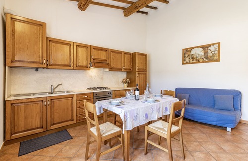 Asciano Apartment | Appartamento Orchidea Shared Pool, Asciano, Italy