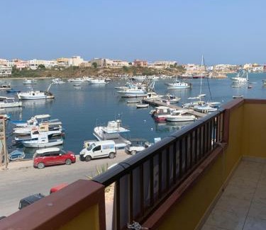 Lampedusa Apartment | Appartamento “Pelagia” vista panoramica Porto nuovo