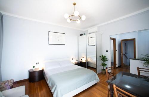 Chiariventi Apartment | Appartamento Rose in Villa Florissa, Spotorno