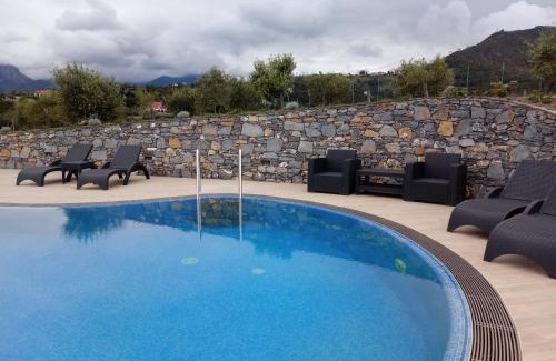 Riva Trigoso Apartment | Appartamento Taggiasca con piscina - Riva Trigoso