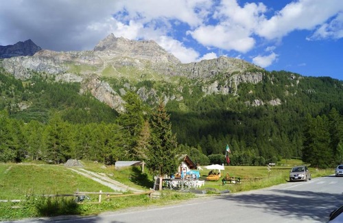 Paquier Apartment | Appartamento vicino piste e negozi. Luce e spazio