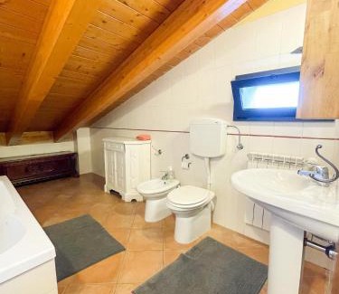Toano Apartment | Appartamento vista colline