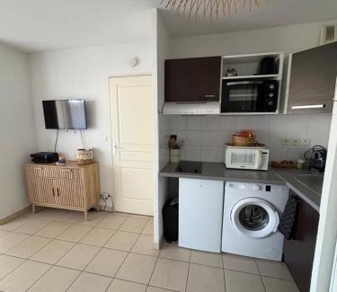 Port-Saint-Louis-du-Rhone Apartment | Appartement T2 climatisé