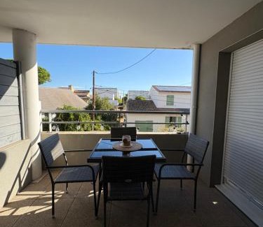 Port-Saint-Louis-du-Rhone Apartment | Appartement T2 climatisé