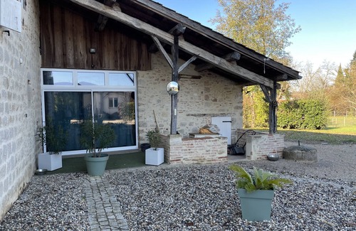 Saint-Sylvestre-sur-Lot Apartment | Appartement Proche de Toutes Commodités