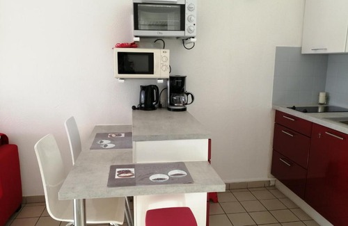 Saint-Gilles-Croix-de-Vie Apartment | Appartement Saint-Gilles-Croix-de-Vie, 1 pièce, 4 personnes - FR-1-91-145
