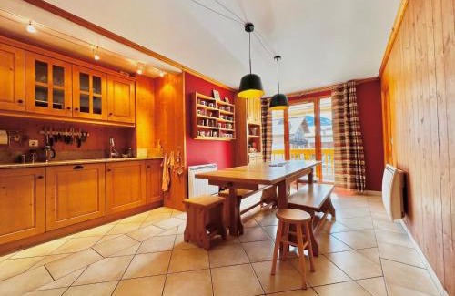 Notre-Dame-de-Bellecombe Apartment | Appartement spacieux 8 pers., centre village, proche pistes, parking, wifi - FR-1-505-183