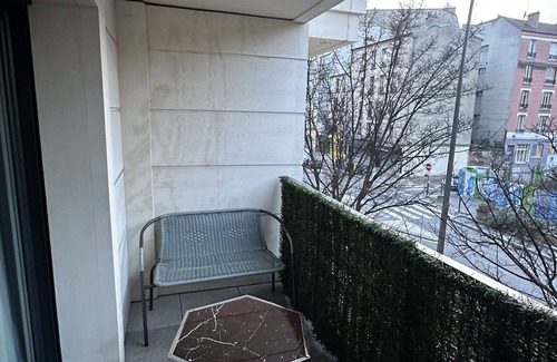 Quartier des Grandes-Carrieres Apartment | Appartement Idéal Pour les Familles, Proche de Paris et des Futurs JO !