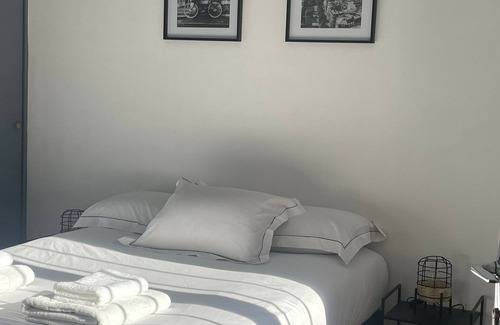 Saint-Ouen Apartment | Appartement à la Porte de Paris