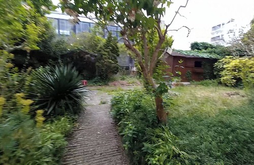 Les Puces de Saint-Ouen Apartment | Appartement Cosy et Familial Avec Jardin Partagé à 15 Minutes Paris Centre