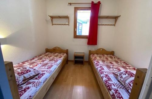Brides-les-Bains Apartment | Appartement 2* Confort 5 Pers, Balcon, Centre de Brides-les-Bains, Proche Thermes & Télécabine - FR-1-512-137
