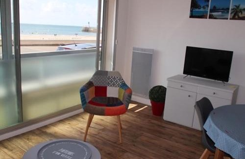 Les Sables d'Olonne Apartment | Appartement 2 Pièces Rénové Vue Mer, Proche Centre - FR-1-331-84