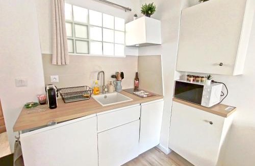 Toulon - Hyeres Apartment | Appartement 2 pièces avec Balcon, Clim et Parking au Port de Hyères