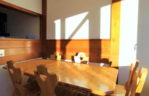 Avoriaz Apartment | Appartement 2 pièces cabine 6 pers avec balcon à Avoriaz, WIFI - FR-1-314-146