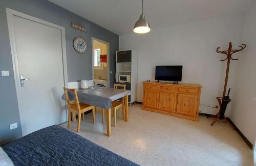 Marseillan Plage House | Appartement 2 Pièces en RDC avec Terrasse, BBQ et Parking Public à Marseillan - FR-1-326-648