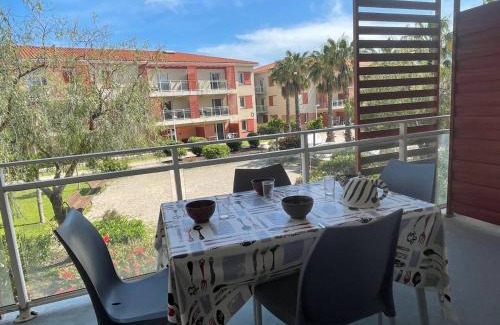 Argeles-sur-Mer Apartment | Appartement 2P/Cabine à Argelès-sur-Mer – Piscine chauffée, parking privé, clim, terrasse, proche mer - FR-1-225-738