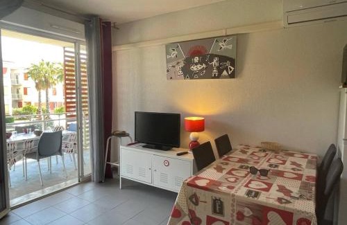 Argeles-sur-Mer Apartment | Appartement 2P/Cabine à Argelès-sur-Mer – Piscine chauffée, parking privé, clim, terrasse, proche mer - FR-1-225-738
