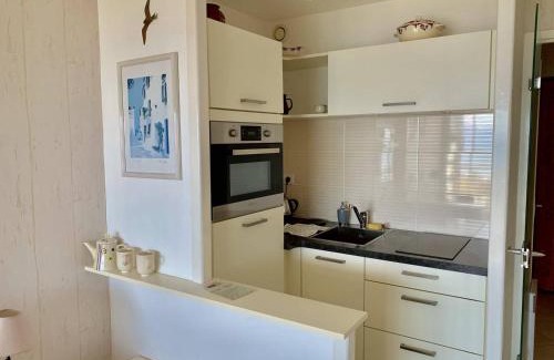 Perros-Guirec Apartment | Appartement 3* à Perros-Guirec, plage à 50m, garage privé - FR-1-368-73
