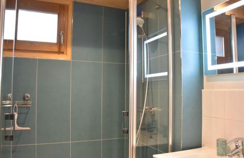 Pralognan-la-Vanoise Apartment | Appartement 3 pièces en rez-de-jardin, animaux admis - FR-1-464-183
