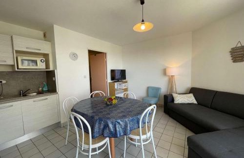 Saint-Jean-de-Monts Apartment | Appartement 3 pièces avec balcon, piscine et parking à proximité de la mer - 6 couchages - FR-1-224C-188