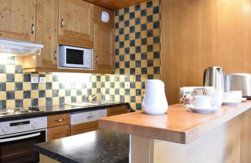Meribel Apartment | Appartement 3 pièces avec balcon et WIFI à 150m des pistes, 6 personnes - Méribel - FR-1-180-155