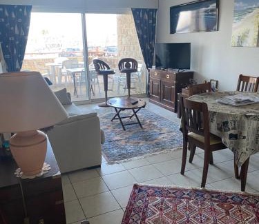Arzon Apartment | Appartement 3 pièces de 52 m2 face au port du Crouesty avec terrasse de 18 m2 parking privé et wifi gratuit