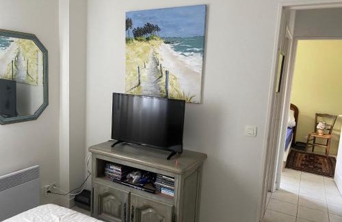 Arzon Apartment | Appartement 3 pièces de 52 m2 face au port du Crouesty avec terrasse de 18 m2 parking privé et wifi gratuit