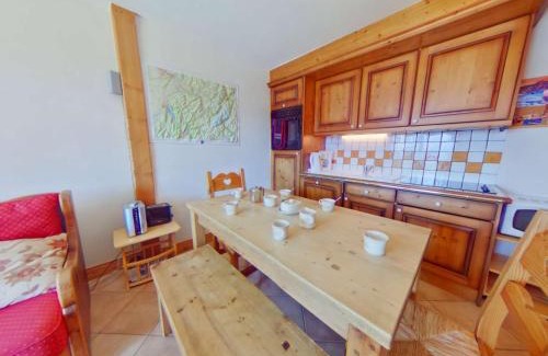 Bisanne 1500 Apartment | Appartement 3 pièces avec piscine, proche centre Les Saisies, 5 pers, parking, balcon, classé 3 étoiles - FR-1-594-98